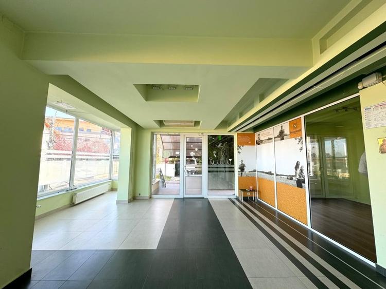 Spatiu comercial cu vitrina, 98 mp, preluare chiriasi, zona Grand Hotel Italia - 4