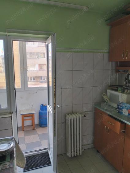 Inchiriez doua camere dintr un apartament de trei camere - 3