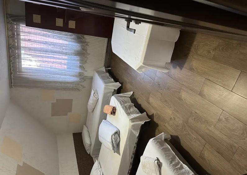 ?? Inchiriez 2 case pentru muncitori capacitate totala 34 locuri - 6