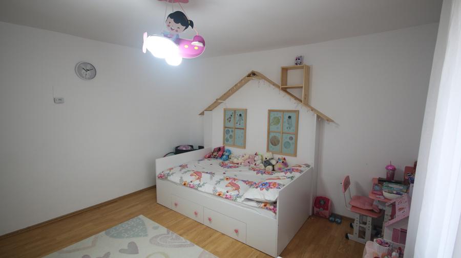 Vanzare casa foarte solida,renovata impecabil.Zona Freidorf. - 12