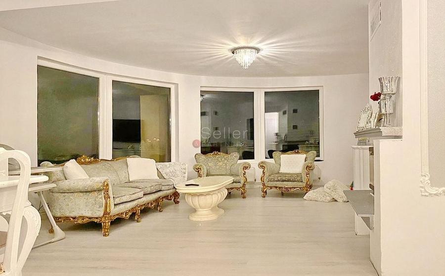 Proprietate compusa din 2 case - 16