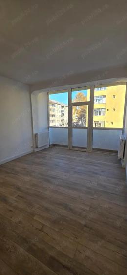 Apartament 2 camere , et 2 zona Independentei - 9