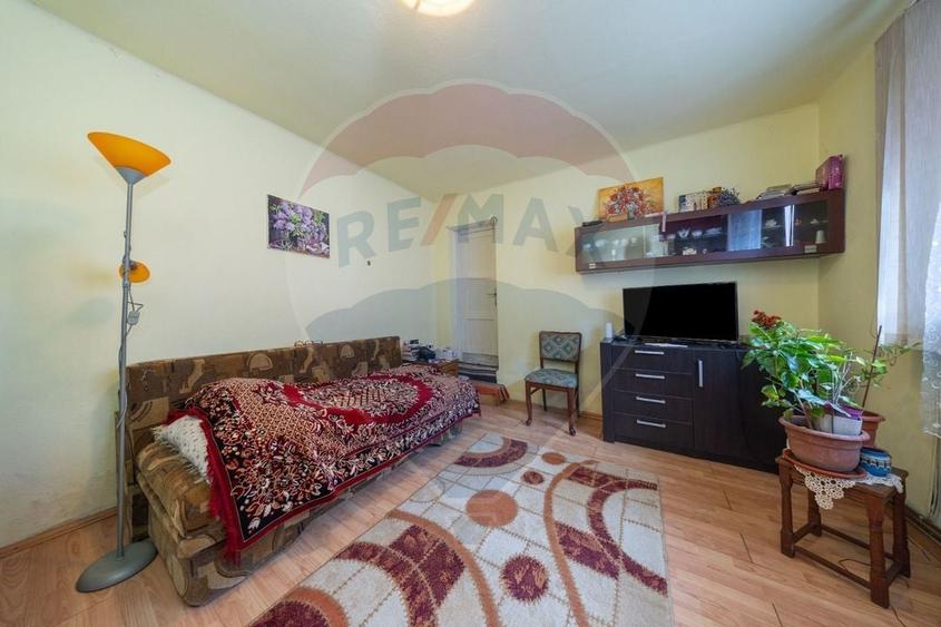 Oportunitate: casă la preț de apartament in Cristian - 5