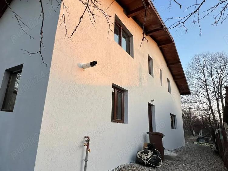 Casă cu 4 camere cu Teren 420 Mp în Valea Călugărească