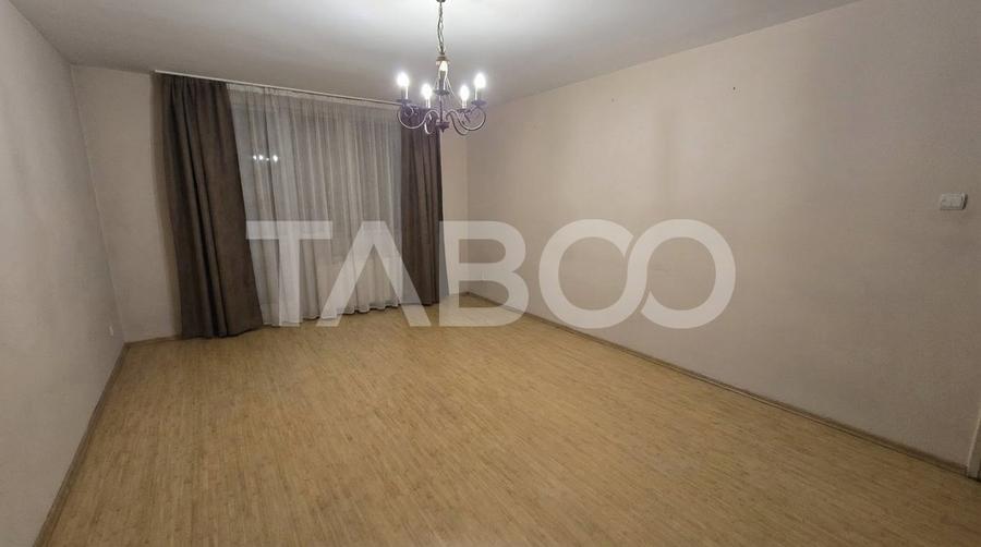 COMISION 0 - Apartament de vanzare cu 4 camere balcon parcare Lupeni - 4