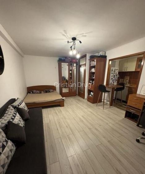 Garsonieră decomandată în Nerva Traian