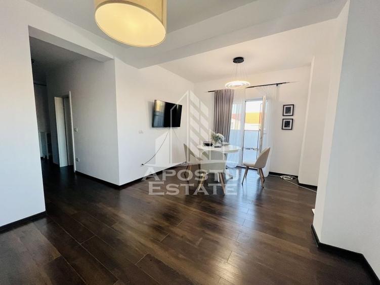 Apartament cu trei camere , decomandat , cu terasa ,in Giroc - 2