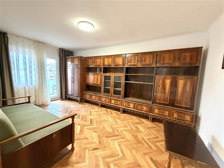 APARTAMENT CU 3 CAMERE | DE INCHIRIAT | ETAJ 3 | NUFARUL - 6