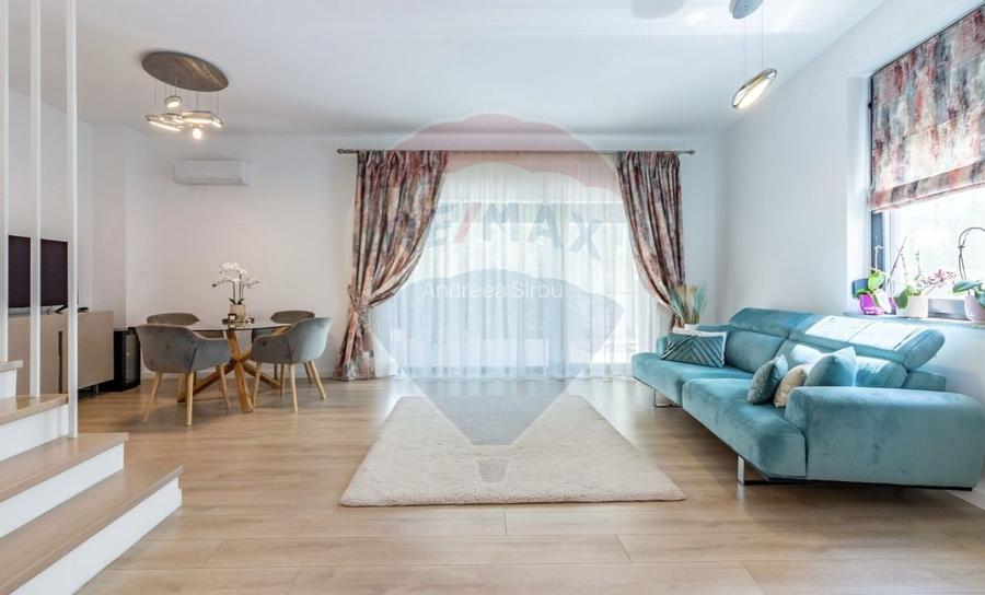 Casa / Vila cu 4 camere de vanzare