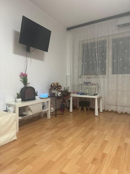 Dristor - garsonieră cu balcon, mobilată, AC, la 5 minute de gura de metrou - 2