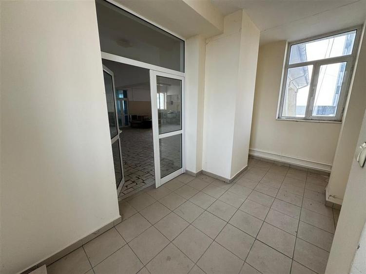 Spatiu comercial / birouri de inchiriat in zona Centrala - Focsani - 6