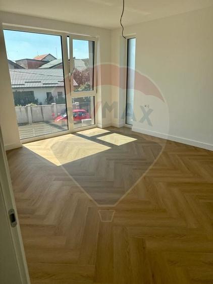 Casa / Vila cu 4 camere de vanzare - 7