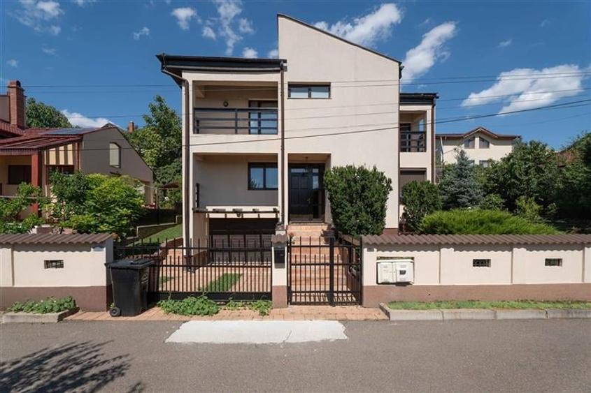 Casa de lux in Bucium, mobilata si utilata complet - 1