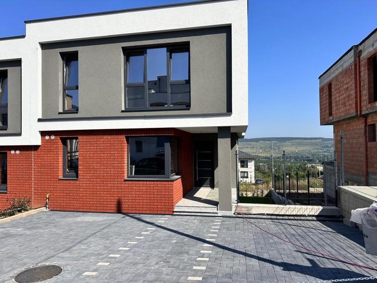 Duplex cu un design deosebit, spatiu generos si curte proprie - 2