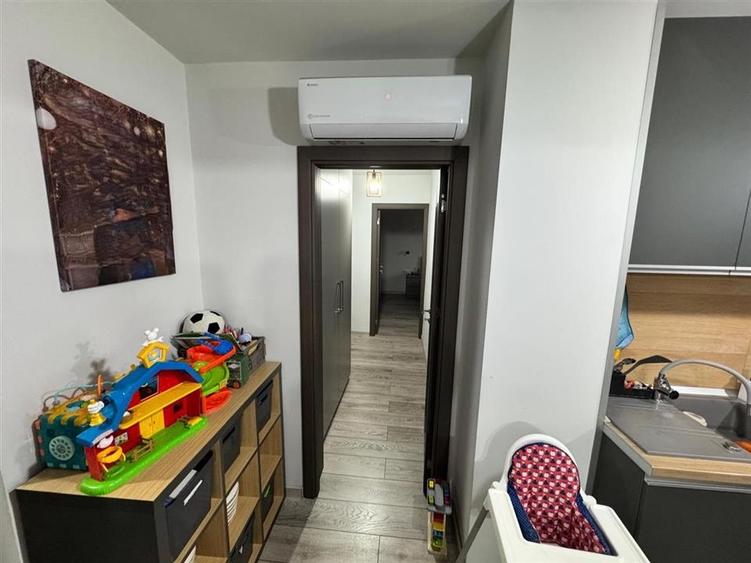 Apartament 3 camere,renovat si mobilat moder, etaj 1,  Stefan cel Mare - 18