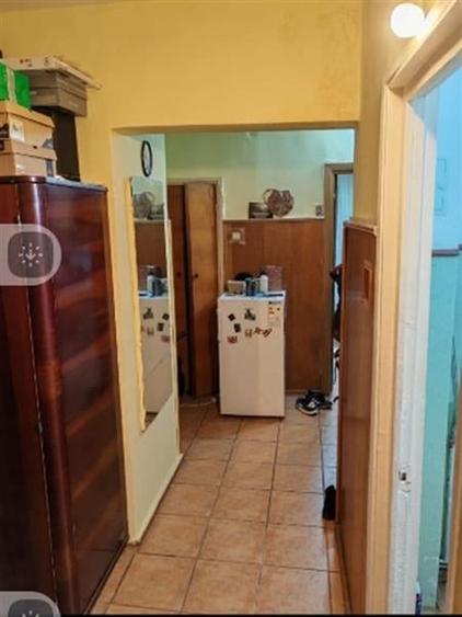 Apartament 3 camere decomandat etaj intermediar intrare Racadau - 3