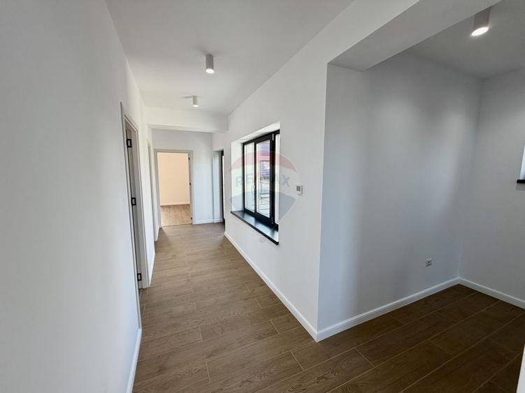 Casa / Vila cu 4 camere de vanzare in zona Nord - 7