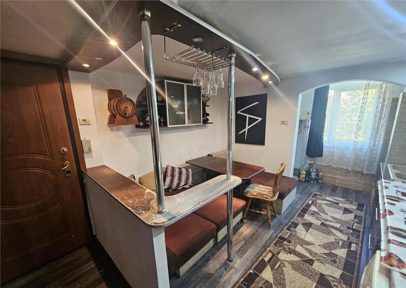 Resita, 2 Cam. Dec., Mobilat Utilat, Micro 4 - 4