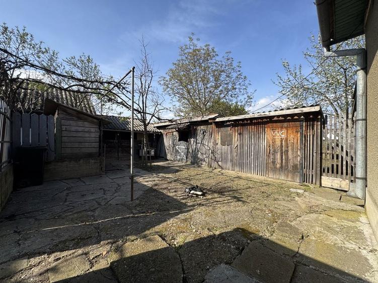 Vand 2 case cu teren in Cermei , Arad - 5