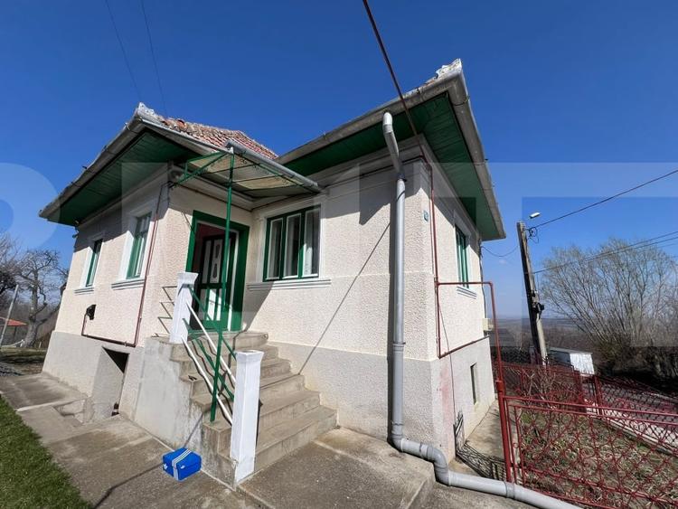 Casa renovabila de vanzare cu teren de 1300mp - 1