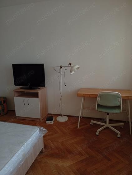 Garsonieră decomandată, mobilată în Romană