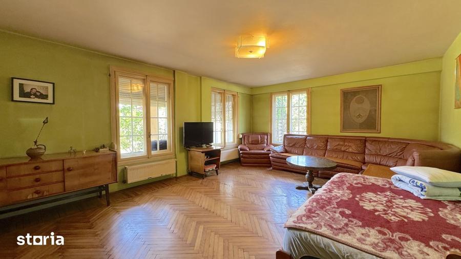 Casă cu 10 camere cu Teren 990 Mp în Ferentari
