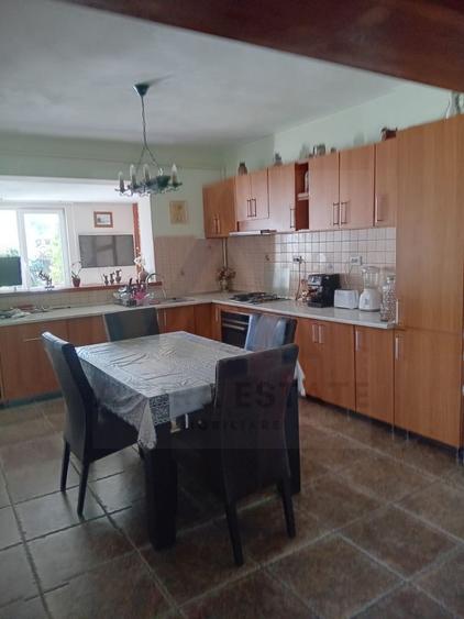 Duplex cu 3 camere cu Canalizare în Gușterița