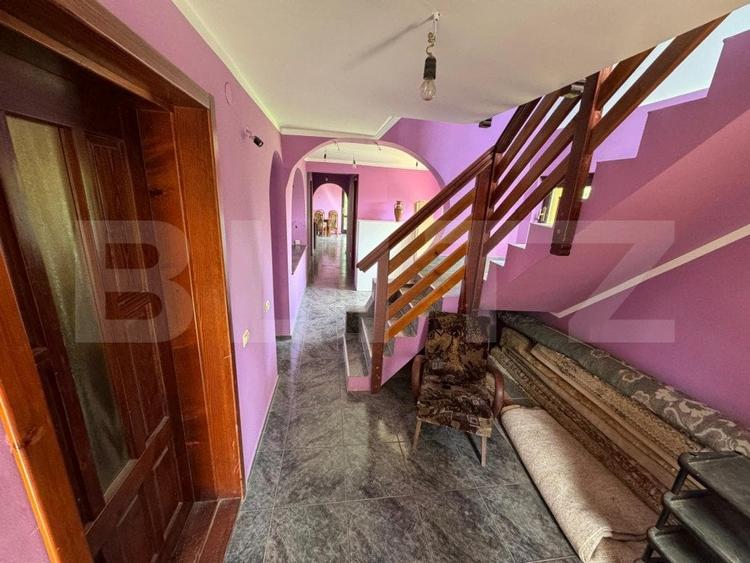 Casă individuală cu 6 camere cu Canalizare în Plopeni