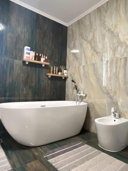 Casă cu 6 camere cu Piscina în Cordău