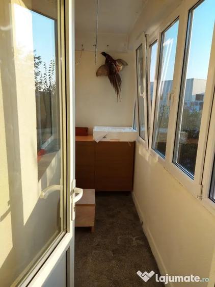 Apartament cu 3 camere semidecomandat în Crângași