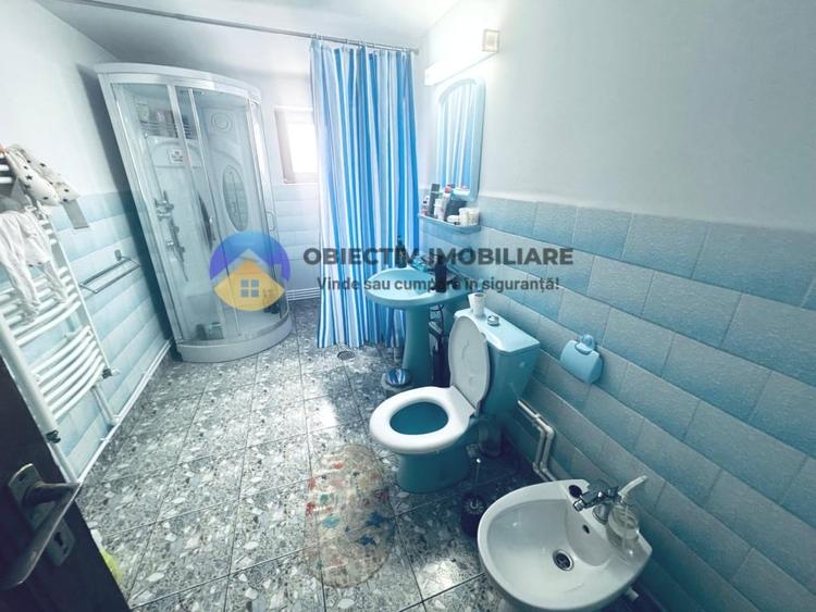 Casă cu 3 camere cu Canalizare în Dumbrava Roșie