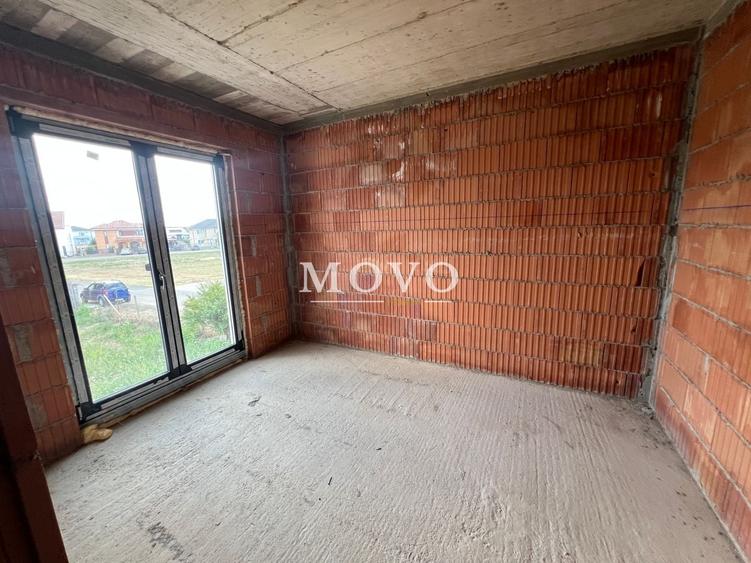 Duplex cu 4 camere cu Canalizare în Giroc