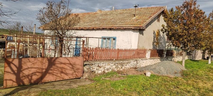 Teren de 2900 mp, în Grădina
