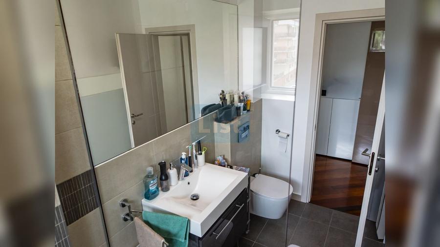 Apartament cu 2 camere semidecomandat, mobilat în Borhanci