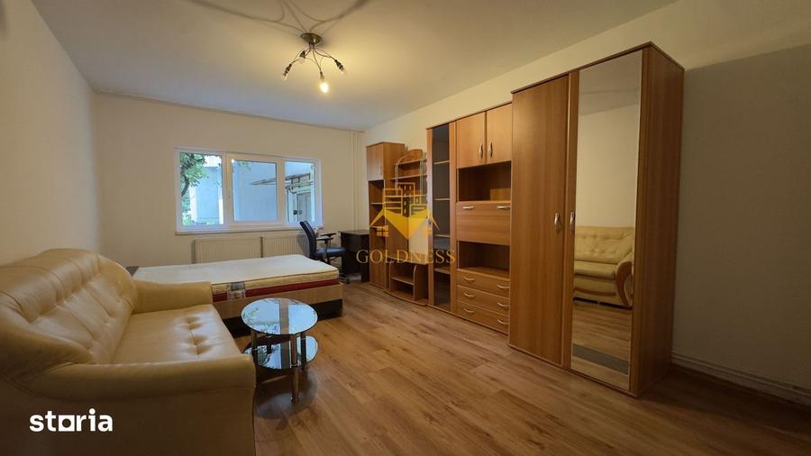 Apartament cu 3 camere, mobilat în Central
