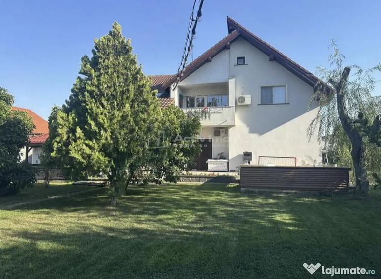 Casă cu 3 camere cu Teren 2000 Mp în Central