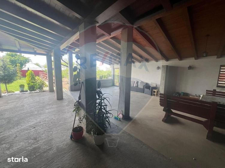 Casă cu 4 camere în Central
