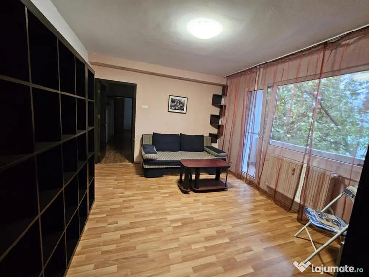 Apartament cu 3 camere semidecomandat, mobilat în Militari