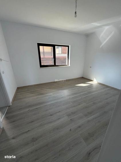 Casă cu 4 camere în Uricani