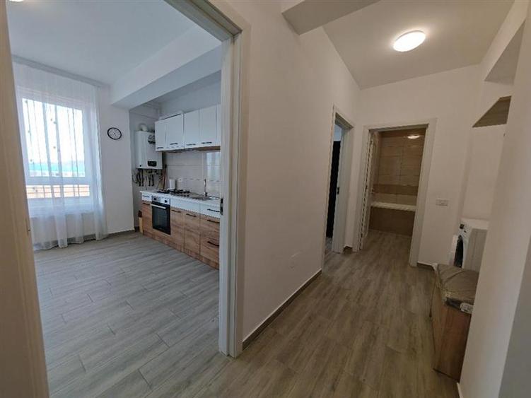 Apartament cu 2 camere decomandat, mobilat în Cristian
