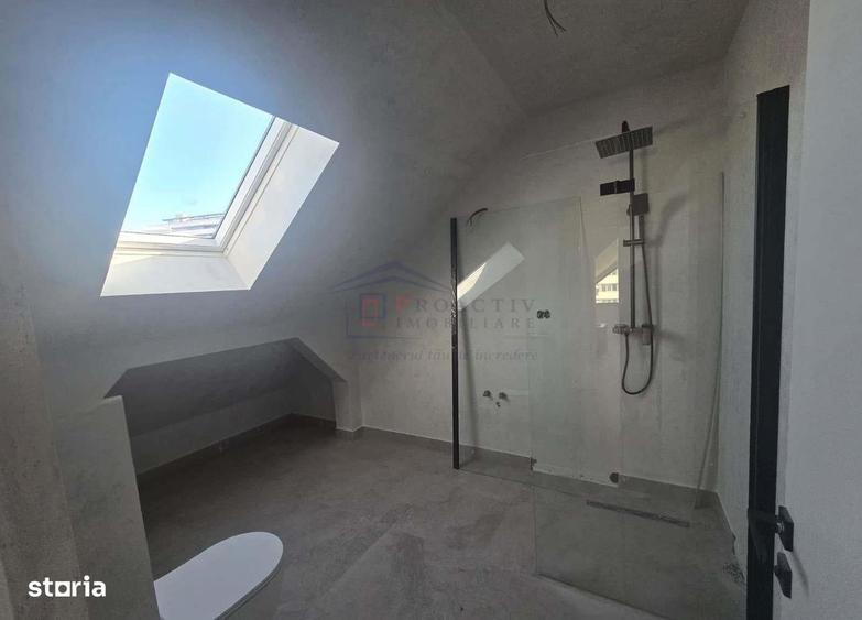 Spațiu comercial, de 638 mp, în Roșu