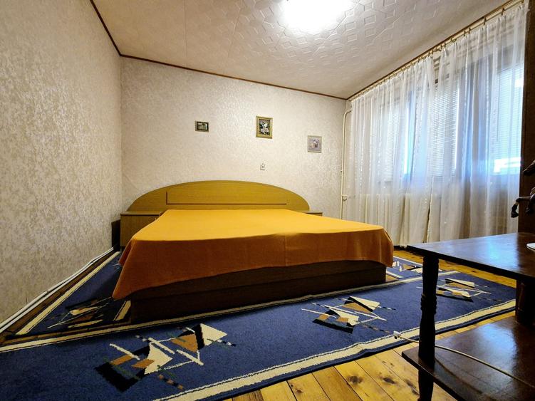 Apartament cu 2 camere decomandat, mobilat în Casa de Cultură