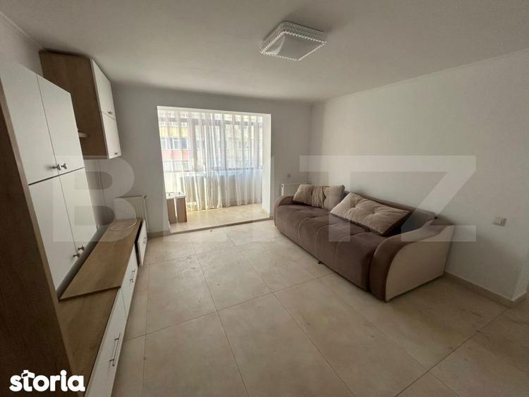 Apartament cu 3 camere semidecomandat în Micro 11