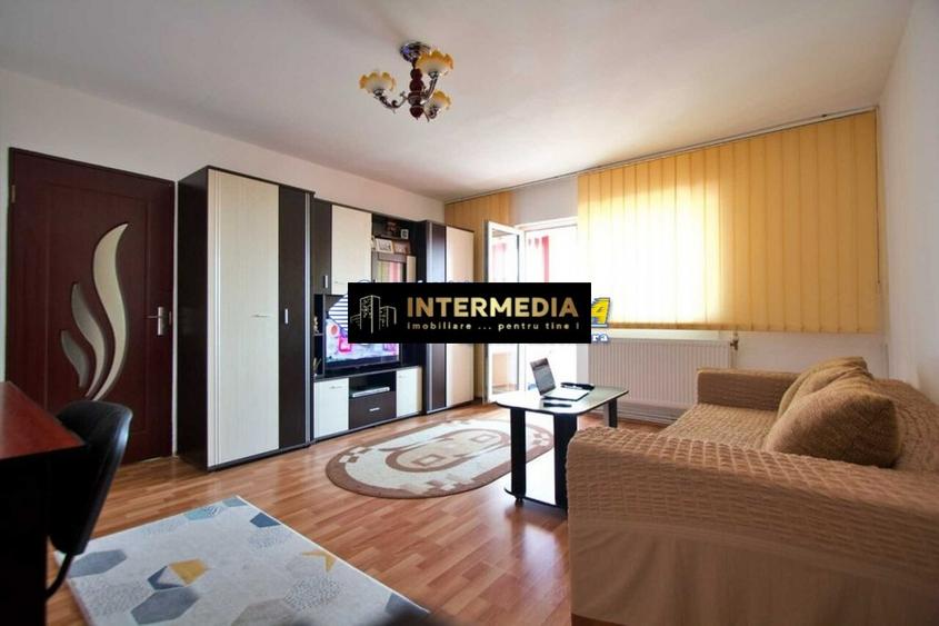 Apartament cu 2 camere semidecomandat, mobilat în Cetate — fotografia 3