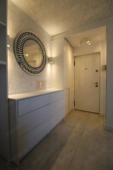 Apartament cu 3 camere semidecomandat, mobilat în Semicentral