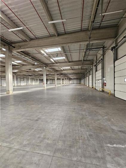 Spațiu industrial, de 900 mp, în Est