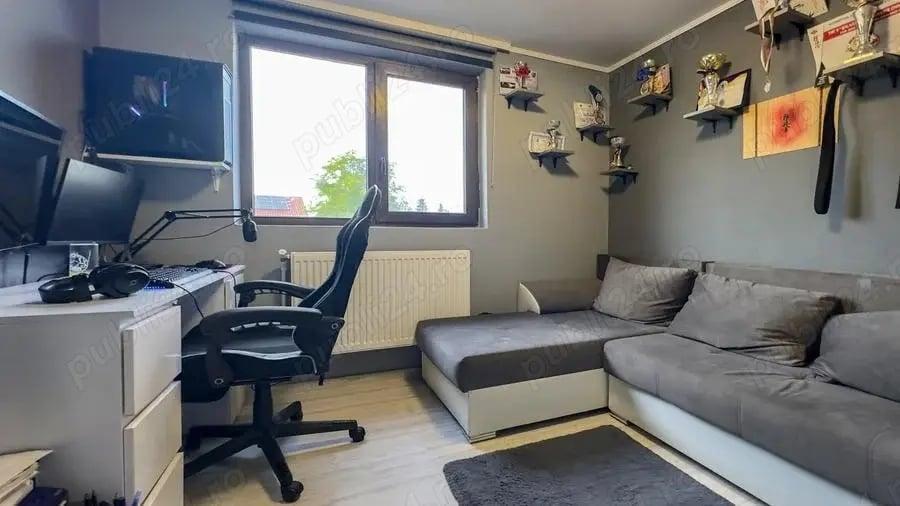Casă cu 5 camere cu Teren 365 Mp în Valu lui Traian