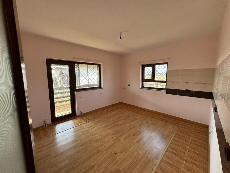 Casă individuală cu 5 camere cu Teren 620 Mp în Craiovei