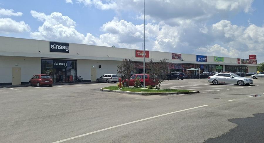 Spațiu comercial, în Dragomirești