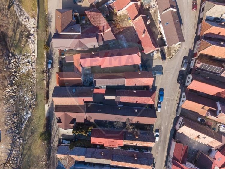 Casă cu 3 camere cu Teren 250 Mp în Cristian